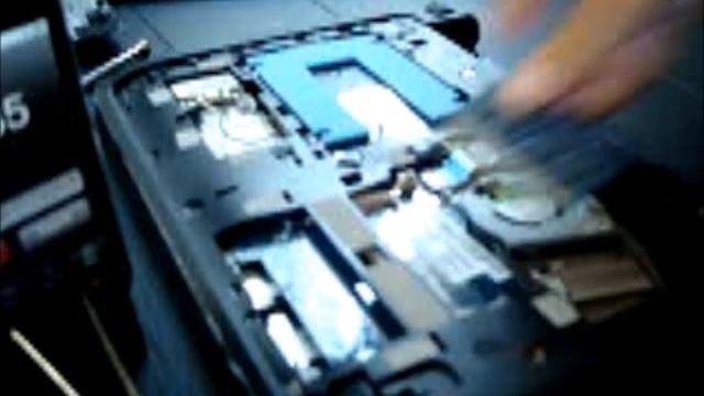 Acer Aspire One RAM Memory Upgrade in 60 Seconds! - 722 2GB to 4GB смотреть онлайн