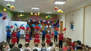 Танец  «Мы -будущее твое , Россия!»
