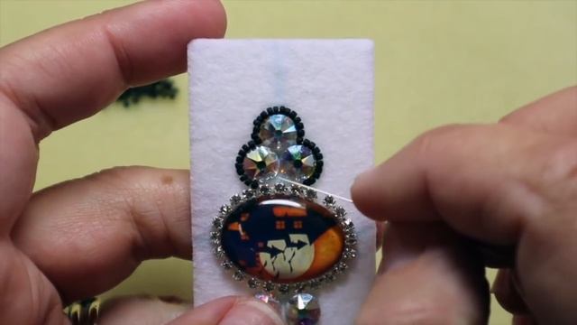 Holiday Brooch (Jewelry Making) Off the Beaded Path смотреть онлайн