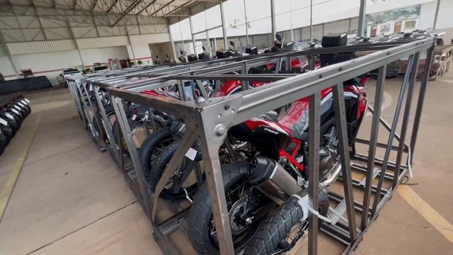 COMO CHEGA UMA MOTO DE ALTA CC NA LOJA? смотреть онлайн
