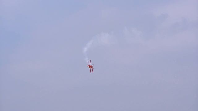 PITTS CHALLENGER III ORACLE RC SCALE MODEL AIRPLANE DEMO FLIGHT / Pitts Meeting Vechta Germany 2016 смотреть онлайн