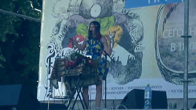 MoziiMo "праздник музыки" и весёлая бабуля смотреть онлайн