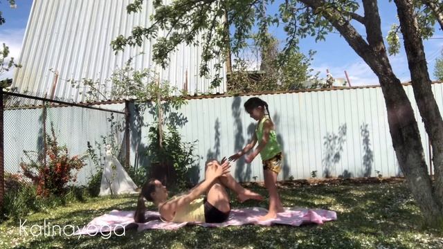 ЙОГА ДЛЯ ДЕТЕЙ | 7 МИНУТ | KALINAYOGA смотреть онлайн