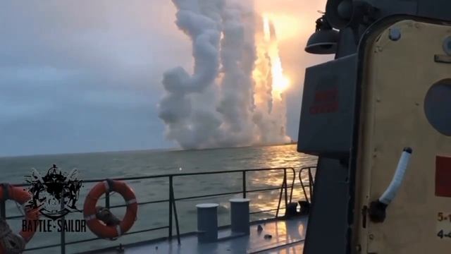 ⚡️Кадры пуска «Калибров» из Чёрного моря..MP4 смотреть онлайн