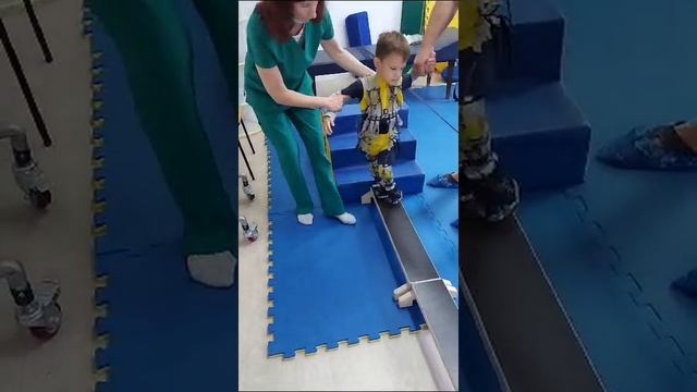 СРЦН Альбатрос. Применение Лечебного нагрузочного костюма Адели. смотреть онлайн