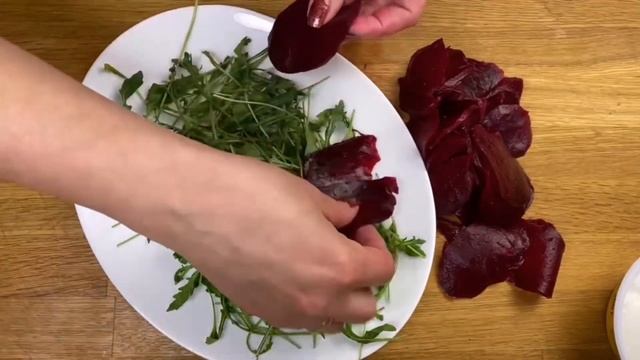 Салат из запечённой свеклы с творожным сыром. Вот это Кухня! смотреть онлайн