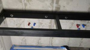 Каркас под подвесной умывальник из керамогранита.