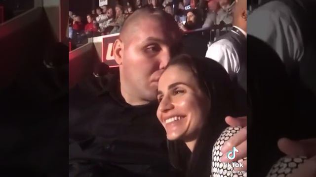 Российские боксёр Магомед Абдусаламов с женой Баканай смотреть онлайн