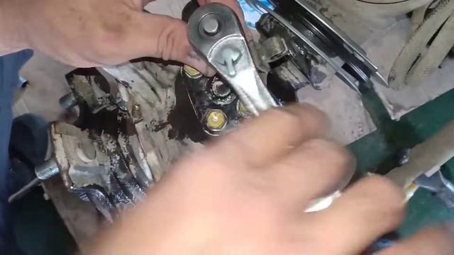 How to replace kingpin bearing of SUZUKI Jimny (SN413)? смотреть онлайн