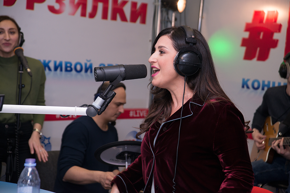 Жасмин  - Головоломка (#LIVE Авторадио)
