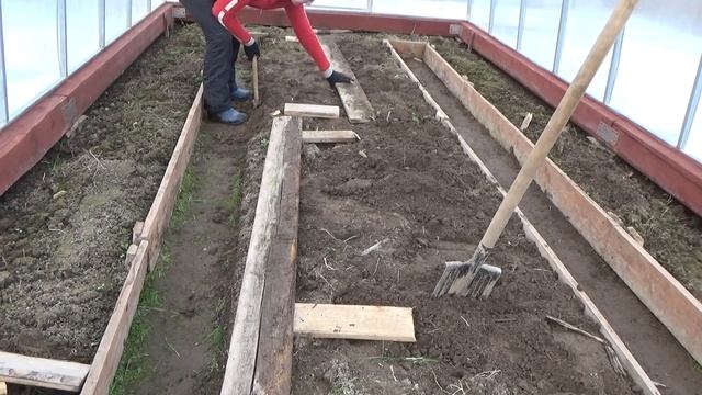 Восстановила гряды в теплице. 6 соток 1 апреля или...одна на даче 5 смотреть онлайн