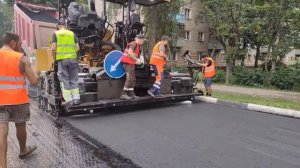 Асфальтоукладчик CAT AP655F (укладка асфальта в Подольске)