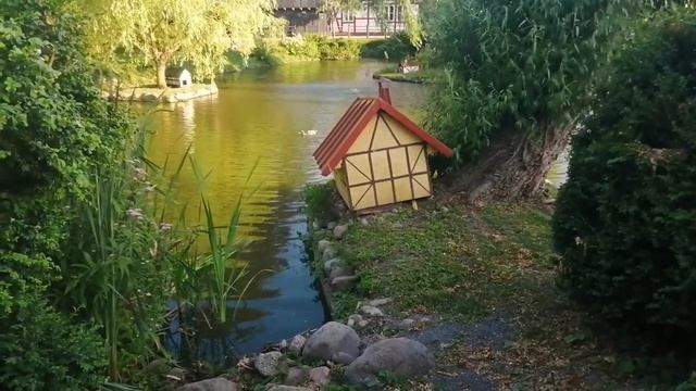 Парк в городе Истад (Ystad) смотреть онлайн