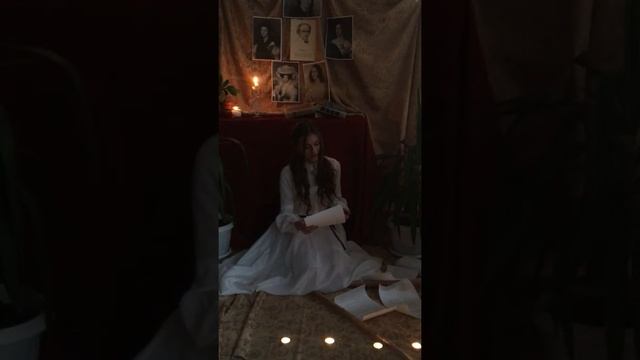 Страна читающая—АннаТепугян читает произведение «Она сидела на полу…» Ф.И.Тютчева смотреть онлайн