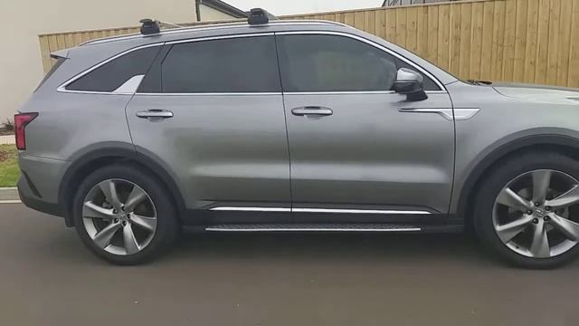 Kia Sorento 2021 MQ4 with side steps on 21" wheels 265/45/21 Dunlop SP Sports смотреть онлайн
