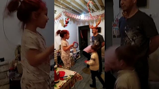 Оленьи рога бодаются