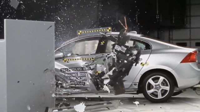 Volvo s60 Crash Test Comparison смотреть онлайн