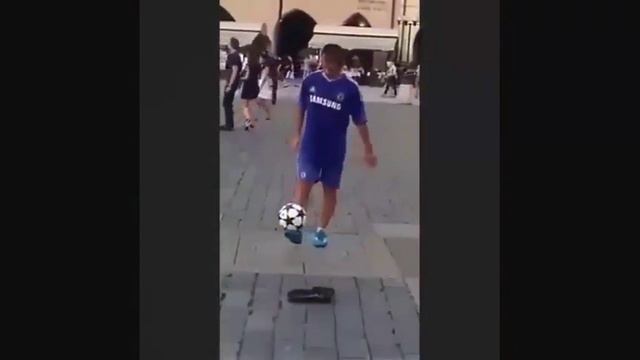 Простой человек лучше чем настоящий футболист смотреть онлайн