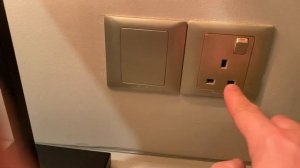 Очень полезный лайфхак для туристов! Как пользоваться розетками в отелях без переходника.