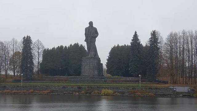 Ленин на канале.Дубна.Московская область. смотреть онлайн