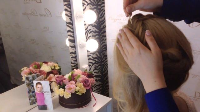 Плетение косы рыбий хвост. Коса по кругу. Hair Tutorials смотреть онлайн