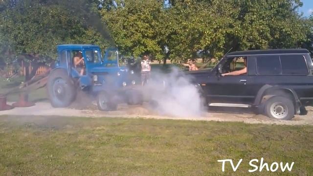 Трактора против легковушек!!! Бои не на жизнь а насмерть!!! Audi в хлам!!! смотреть онлайн