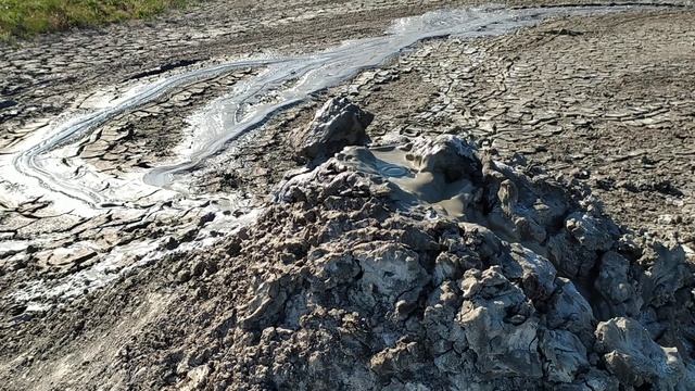 Грязевой вулкан Плевака. КЕРЧЬ, Булганакское сопочное поле смотреть онлайн