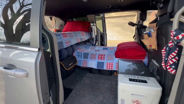 Dodge Caravan Camper Setup For Two | Clutter - Free Van Camping | No Build Setup #vandweller смотреть онлайн