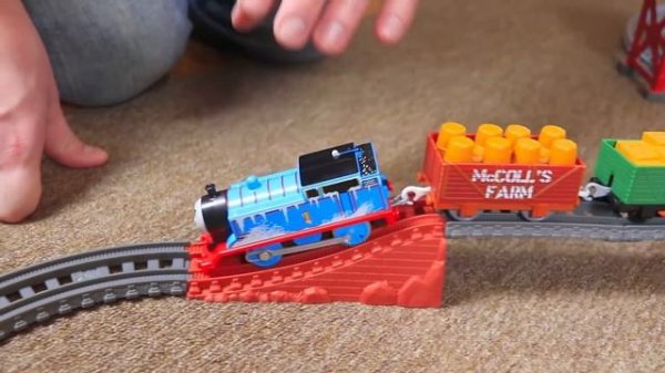 Горка, Корабль и Томас на Острове Содор / Паровозики спускаются с горки / Развивающее видео