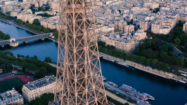 Eiffel Tower drone Эйфелева башня съемка с дрона смотреть онлайн