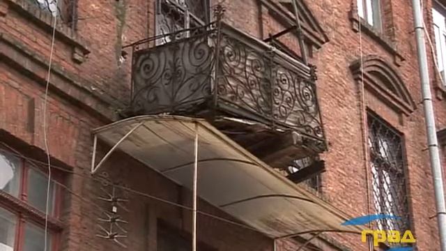 Устрашающие балконы в центре Одессы смотреть онлайн