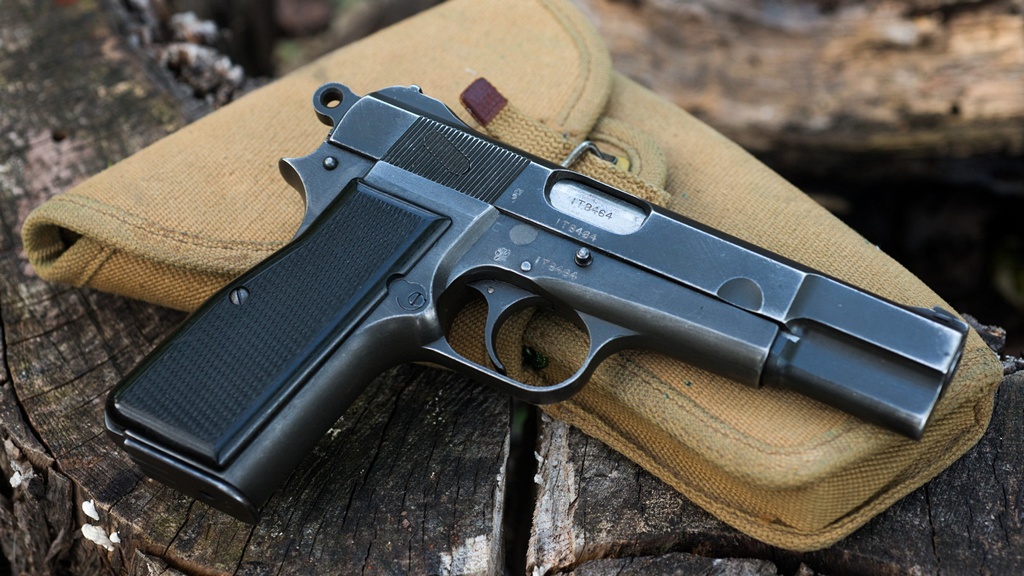 Browning Hi Power - Неполная разборка и сборка смотреть онлайн