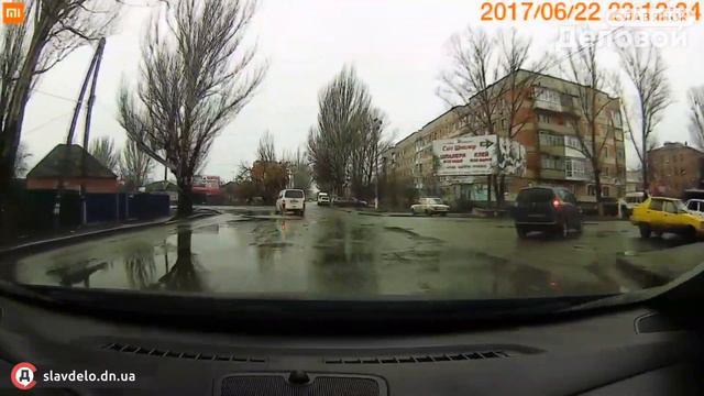 Улица Торговая в Славянске получила статус “главной дороги” смотреть онлайн