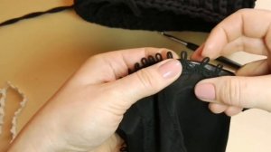 Как закрепить подкладку на вязаной сумке