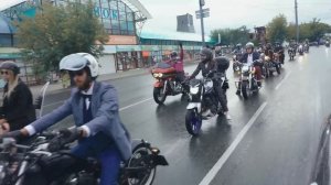 Джентльменский заезд by Oreshek, быстрый обзор мотоциклов и самый медленный байкер.