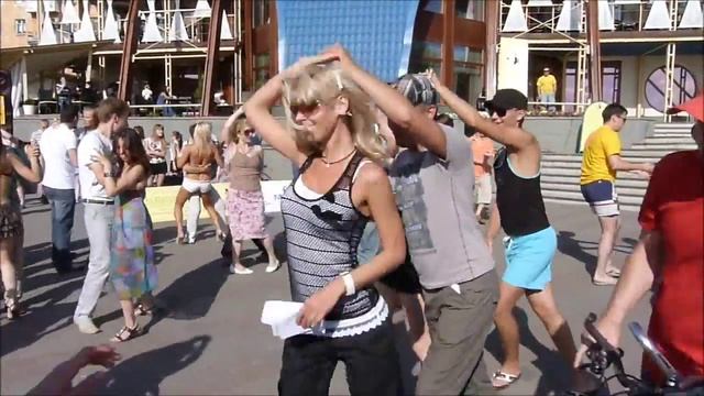 Как Lariva Dance учит танцевать сальсу в Омске смотреть онлайн