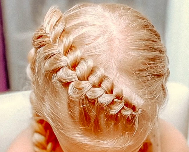 Красивая прическа Два плетения смотреть онлайн