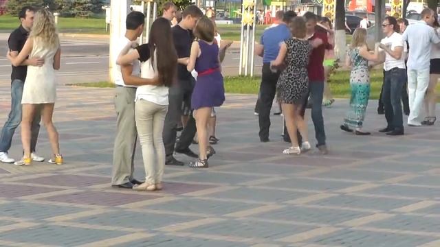 Чебоксары, пятница, танцы на Красной площади смотреть онлайн