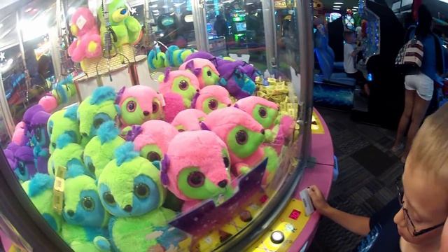 OMG WATCH! PART 2 #6 Landon playing at the Arcade! смотреть онлайн