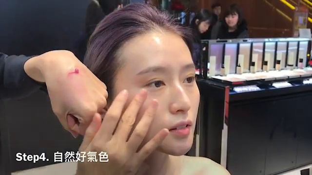 讓唇瓣宛若玫瑰花瓣！Giorgio Armani高級訂製「簡約柔美絲絨春妝」4步驟輕鬆打造