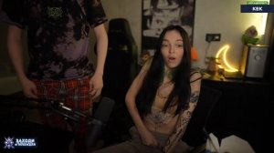 Без трусиков на стриме