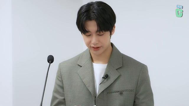 (With Sub) 교수님, 혹시 한국어 수업 아니고 비주얼학과 잘생김이론 아닌가요😎? смотреть онлайн