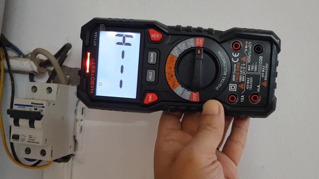 Chức năng NCV (Non Contact Voltage) trên đồng hồ Habotest HT118A смотреть онлайн