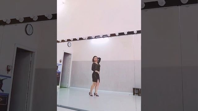 Kizomba dance - lady style- Depascito смотреть онлайн