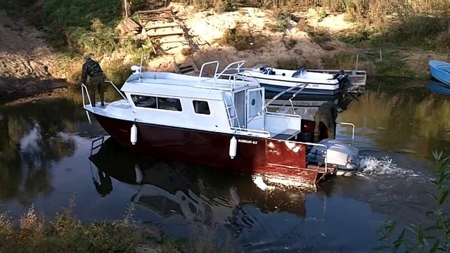 RusBoat-85 с водомётом. Парковка.MOV смотреть онлайн