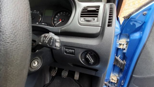 2013 Skoda Fabia HTP 1198cc Interior and Exterior Video View смотреть онлайн