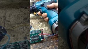 Еще один простой способ запустить плату БМС для шуруповерта   копия