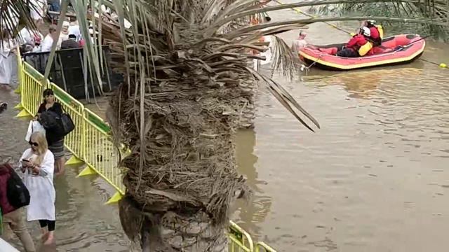 Праздник Богоявления на реке Иордан смотреть онлайн