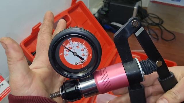 Ручной вакуумный насос ODELIN для автодиагностики. смотреть онлайн