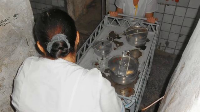 Новые условия работы санитарок-буфетчиц больницы № 25 г. Волгоград свизи с поломкой лифтов 9.11.13 смотреть онлайн